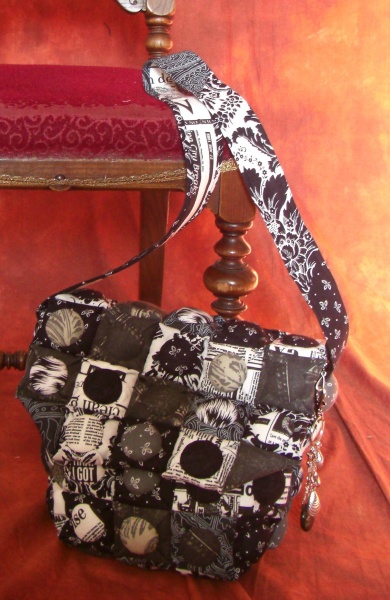 Černobílá taška (únor 2010)